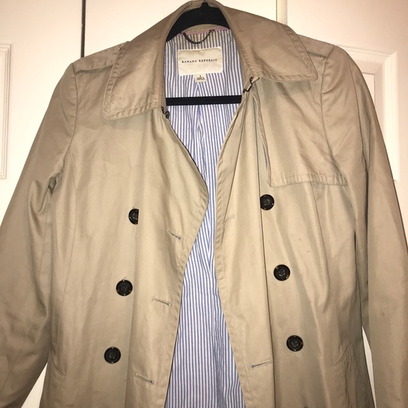 Banana Republic Trench Coat - Picture 3 of 5